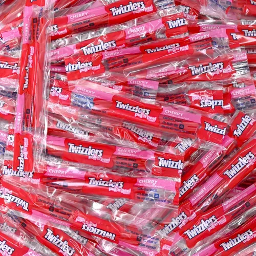 Vista 3 de Pullin Peel Cherry Licorice Candy – Paquete familiar a granel de 72 unidades, envuelto individualmente, caramelo rojo suave y masticable, bolsa de 2