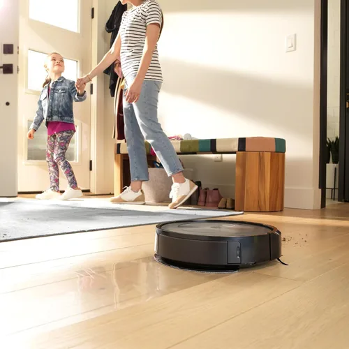 Vista 2 de iRobot Roomba Combo j5+ Robot aspirador y trapeador con vaciado automático: identifica y evita obstáculos como residuos de mascotas y cables
