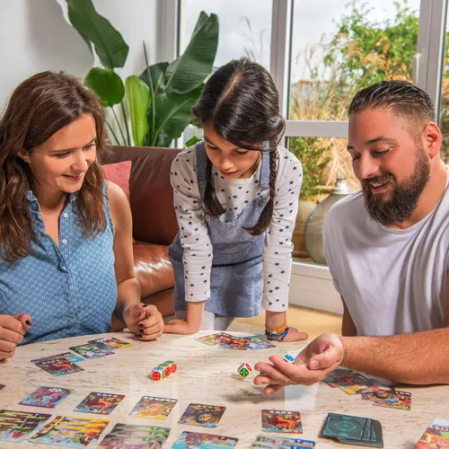 Vista 4 de HABA King of the Dice - Un juego de mesa de dados de habilidad y suerte complicado, perfecto para juegos familiares y juegos para niños a partir