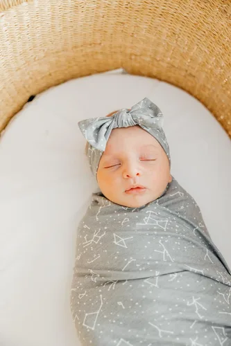 Vista 3 de Copper Pearl Lazos para bebés: diademas elegantes para bebés, diademas suaves y elásticas de primera calidad, perfectas para recién nacidos, diseños