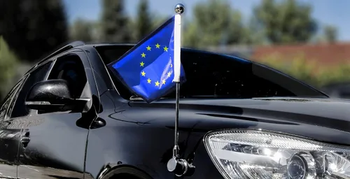 Vista 3 de Bandera de coche Diplomat-Bayonet-Chrome USA