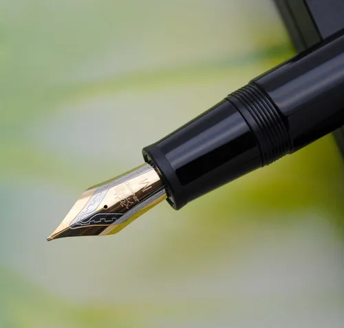 Vista 2 de Pluma estilográfica Jinhao 9019 serie Dadao con convertidor de tinta de alta capacidad (negro, punta media de 0.7mm)