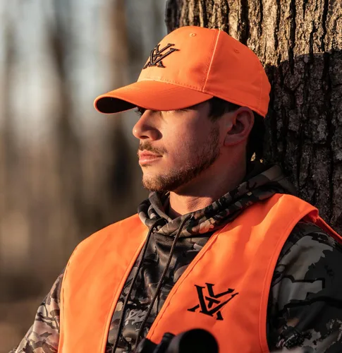 Vista 5 de Vortex Optics Blaze Orange Hunting Vest & Hat Combo