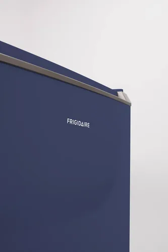 Vista 8 de Frigidaire Mini refrigerador, compartimento compacto para congelador, control de termostato ajustable, puerta reversible, serie contemporánea, 4.5