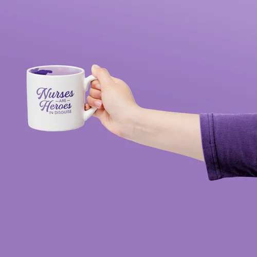 Vista 8 de Pavilion Gift Company - Enfermera - Taza de té de café de camuflaje morado de 15 onzas, color blanco