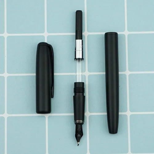 Vista 5 de erofa Picasso 916 - Pluma estilográfica negra mate con caja, bolígrafo de caligrafía doblada de titanio negro