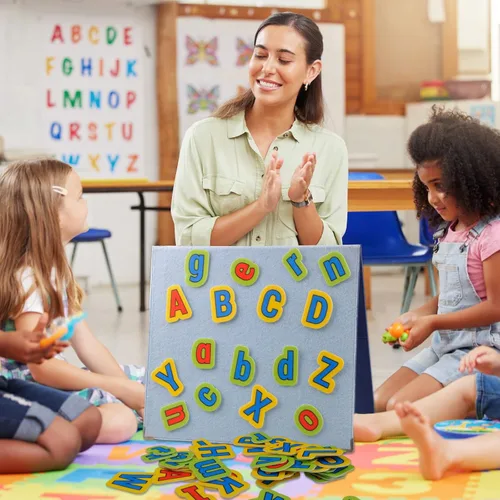 Vista 6 de CHEFAN Letras de Alfabeto de Fieltro, Juguetes de Aprendizaje del ABC, 26 Letras Minúsculas y 26 Letras Mayúsculas de Ortografía