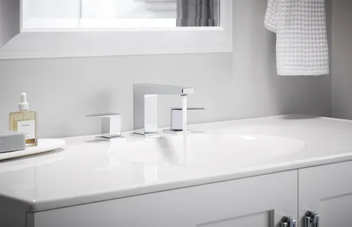 Vista 4 de KOHLER 24857-4-BL Honesty - Grifo de lavabo de baño de tres agujeros con drenaje emergente y pieza trasera, 0.5 GPM, negro mate