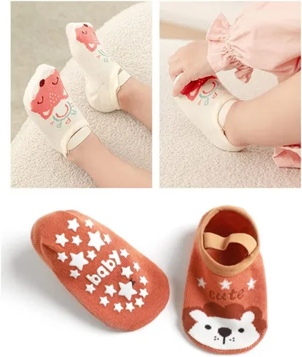 Vista 3 de QandSweet Calcetines antideslizantes para bebés y niñas pequeñas con dibujos animados de 8 a 36 meses
