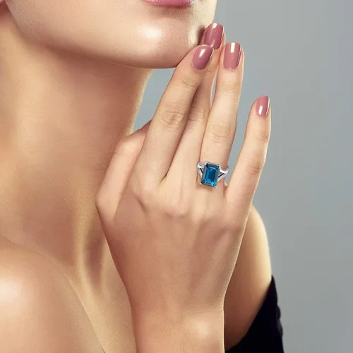 Vista 58 de Gem Stone King Anillo de compromiso solitario con piedra preciosa de corte esmeralda de 0.551 x 0.394 in para mujer, plata de ley 925, anillo