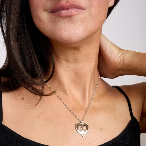 Vista 3 de Colgante personalizable PicturesOnGold.com con foto en forma de corazón grabado, collar con foto, colgante con foto con corte de diamante, 34 x 34