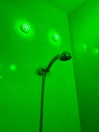 Vista 8 de Luces de Tocador de Baño Inalámbricas, Operadas a Batería, Impermeables, Luz LED para Ducha, Spa, Baño, Sobre Espejo, Pared, Techo, Control Remoto