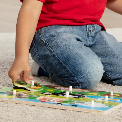 Vista 8 de Rompecabezas de madera con taquetes, motivo granja, Melissa & Doug (8 piezas)