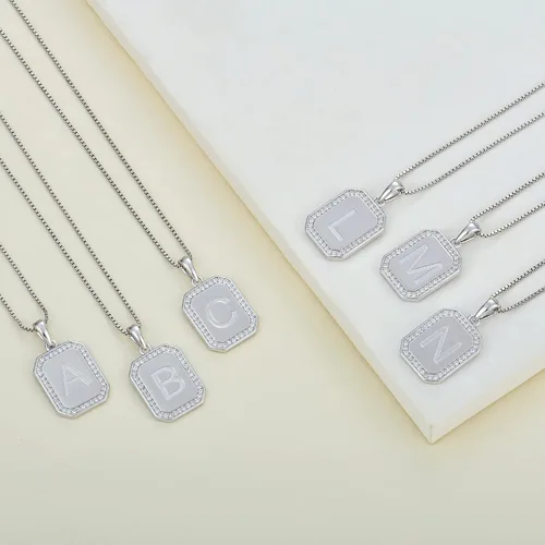 Vista 4 de YL Collar con inicial para mujer, plata de ley 925, colgante rectangular, halo pulido de la A-Z