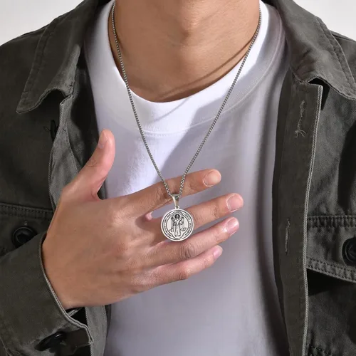 Vista 4 de Collar de plata de ley 925 con medalla de San Benito para hombres y mujeres, medallas sacramentales católicas para protección contra el mal, joyería