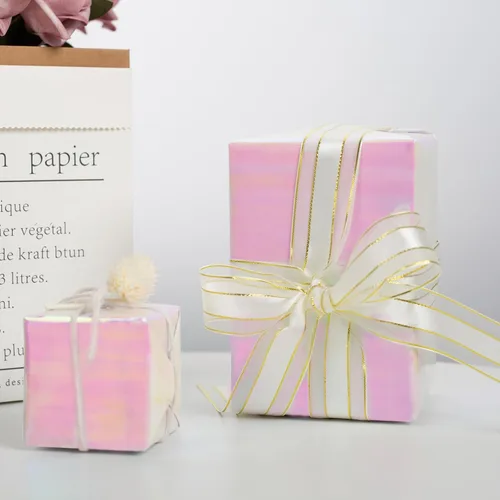 Vista 7 de Papel de regalo iridiscente metálico - 17 pulgadas x 33 pies - Patrón holográfico iridiscente rosa femenino para niñas, papel de regalo de hadas