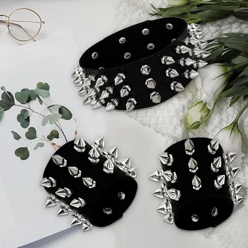 Vista 4 de Gvhntk Pulsera de cuero con tachuelas de clavos, gargantillas góticas de metal punk, brazalete negro para mujeres y hombres