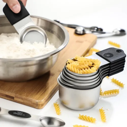 Vista 4 de Juego de 7 tazas medidoras magnéticas apilables de acero inoxidable para medir ingredientes secos y líquidos