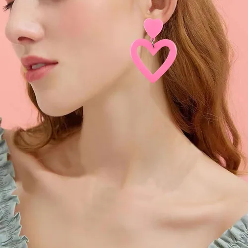 Vista 4 de Ymimanchil Aretes colgantes de corazón para mujer, aretes colgantes de corazón acrílicos para fiesta