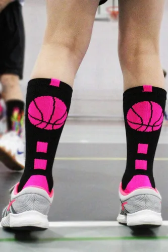 Vista 6 de Calcetines de baloncesto para niños, niñas, hombres, mujeres, calcetines atléticos, tallas para jóvenes y adultos, fabricados en los Estados Unidos