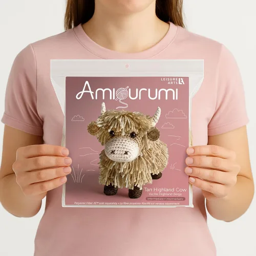 Vista 4 de LEISURE ARTS Kit de ganchillo Amigurumi Highland Cow, Bronceado, Principiante para Adultos, Kit de Animales, Crotchet