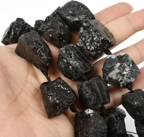 Vista 3 de Agujero graduado crudo del filamento 6.6 ft m de los granos de la pepita cristalina de la piedra preciosa del turmalina negra