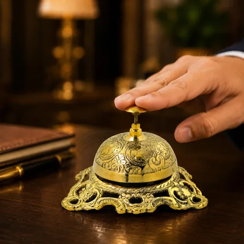 Vista 10 de Campana de escritorio clásica de latón macizo con obra de arte tradicional Campana de oficina de escritorio ruidosa Nagina International