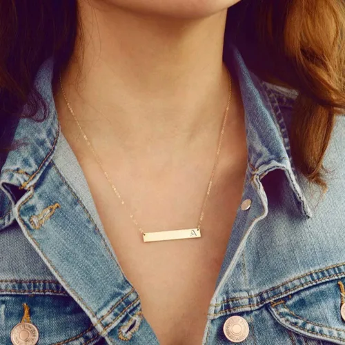Vista 3 de M MOOHAM - Collar con dije de barra rectangular con inicial, para mujer, chapado en oro rosa de 14 quilates, acero inoxidable, con nombre grabado