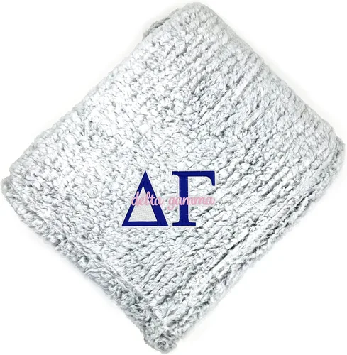 Vista 14 de Go Greek Chic Alpha Chi Omega - Manta de sherpa bordada (azul marino)