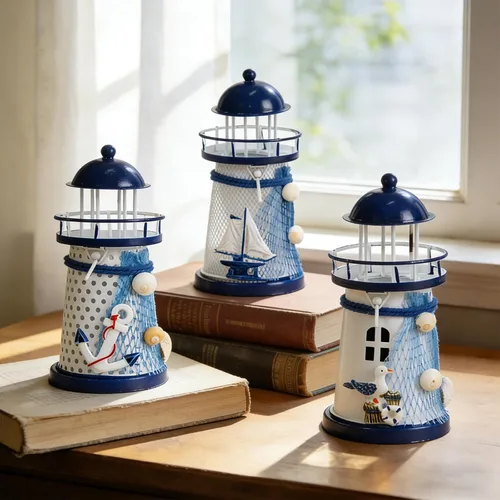 Vista 7 de Juego de 3 portavelas de faro de lata de estilo mediterráneo, decoración de faro náutico azul y blanco con diseños de gaviota, velero y ancla