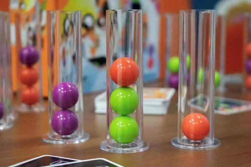 Vista 2 de Juego de mesa de ciencia y lógica Blue Orange Games (idioma español no garantizado), Dr Eureka, Multicolor