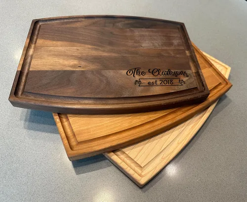 Vista 9 de Tablas de cortar personalizadas Madera Grabada Regalo de inauguración de la casa Tabla de cortar personalizada Mr Mrs Tabla de cortar grabada