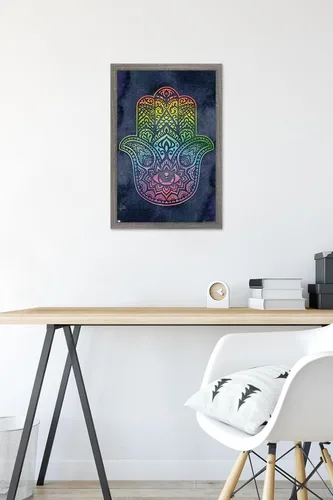 Vista 6 de Trends International Brigid Ashwood - Póster de pared de Hamsa arcoíris, 22.4 pulgadas de largo x 14.7 pulgadas, versión enmarcada de madera
