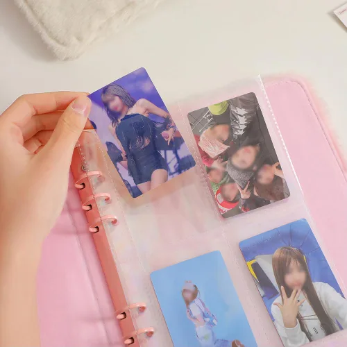Vista 4 de WAYUTO Carpeta de tarjetas fotográficas Kpop de dibujos animados de felpa con 30 páginas interiores, álbum de tarjeta fotográfica Kpop, libro