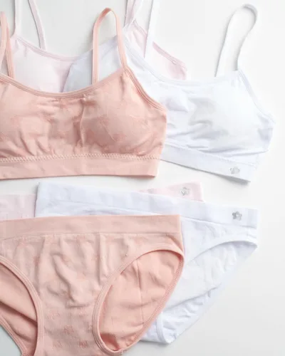 Vista 3 de Limited Too Conjunto de sujetador de entrenamiento a juego para niñas, conjunto de 6 piezas de bralette deportivo sin costuras y calzones (S-L)