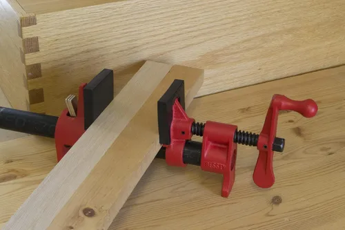 Vista 4 de BESSEY PC12-2 Abrazaderas de tubo de estilo tradicional de 1/2 pulgada - Abrazadera de taller increíblemente versátil, fácil de montar