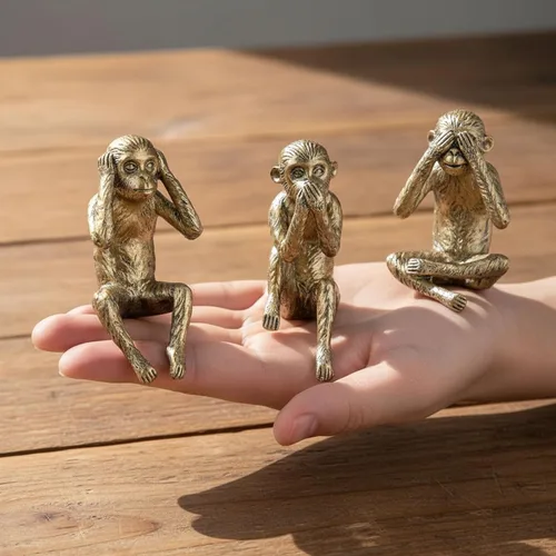 Vista 6 de Juego de estatuas de 3 monos sabios, figuras de See Hear Speak No Evil, estantes de resina dorada antigua, decoración de animales sentados