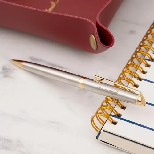 Vista 2 de Dayspring Pens Waterman Pen personalizado Bolígrafo grabado Waterman Hemisphere con borde dorado inoxidable. Personalizado y enviado en un día