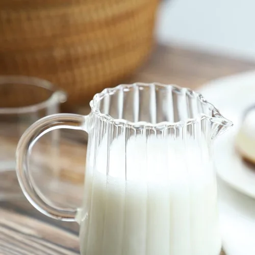 Vista 3 de CHOOLD Jarra de crema de vidrio con forma de onda elegante para café/jarra de servicio para cocina - Leche y salsa - 8.5 oz