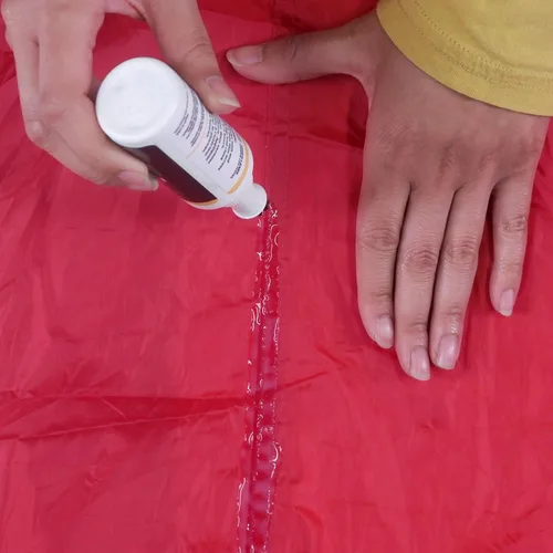 Vista 4 de GEAR AID Seam Grip FC Sellador de curado rápido para tiendas de campaña de nailon y poliéster, lonas, toldos, transparente, agarre de costura WP