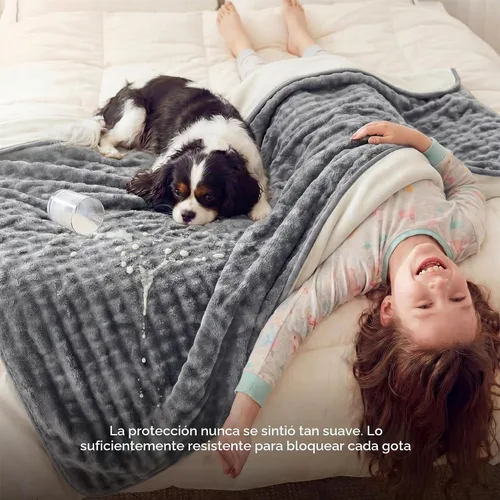 Vista 8 de Bedsure Manta impermeable con burbujas para sofá, manta reversible de forro polar suave para perros pequeños, funda de sofá impermeable, protector