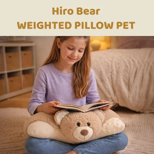 Vista 2 de Pillow Pets Hiro Bear, peluche con peso de 3.5 libras