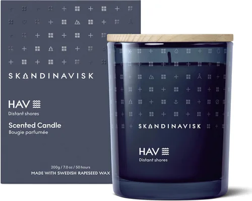 Vista 13 de Skandinavisk HAV - Vela perfumada 'Sea' Mini. Notas de fragancia: Spray de sal y algas marinas, espino y rosa de playa. 2.3 oz.