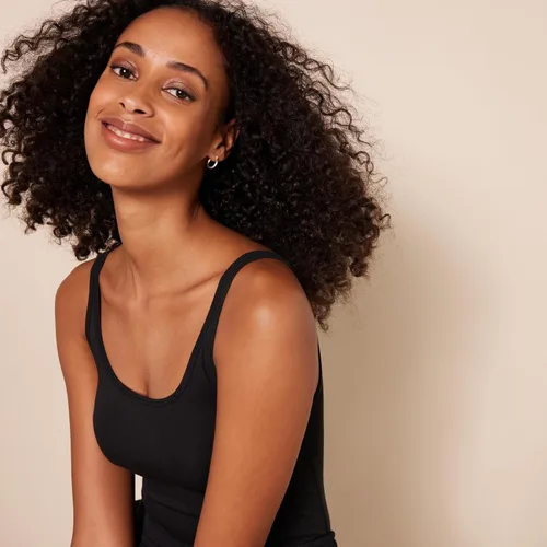 Vista 5 de Tienda Essentials - Camiseta sin mangas de tirantes ajustada para mujer
