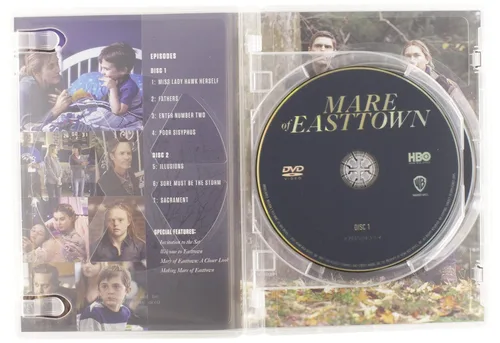 Vista 3 de Mare of Easttown Complete Limited Series (DVD)