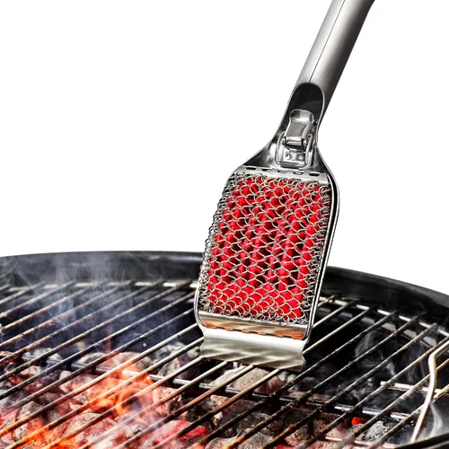 Vista 6 de OXO Cepillo para parrilla Good Grips Hot Clean Diseño sin cerdas, limpia las rejillas de la parrilla fría y caliente, resistente al calor