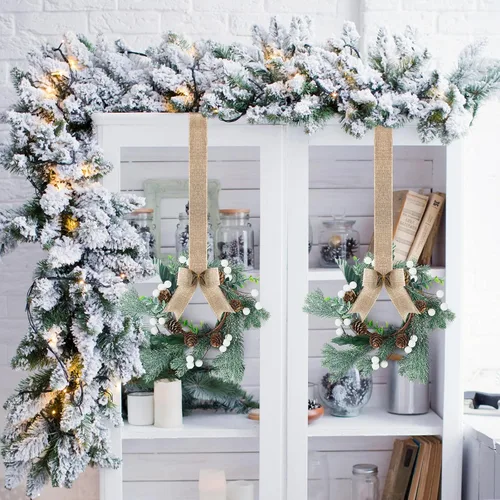 Vista 4 de Lyrow 8 piezas 20 cm Mini coronas de Navidad para gabinete de cocina con lazo de cinta, hojas artificiales, bayas, coronas colgantes para decoración