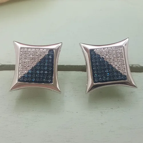 Vista 3 de Dazzlingrock Collection Pendientes de tuerca redondos de 0,38 quilates con forma de cometa de micro pavé de diamante blanco y azul