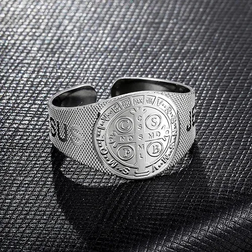 Vista 3 de JAJAFOOK Anillo de Jesús San Benito de acero inoxidable con apertura ajustable, joyería religiosa católica