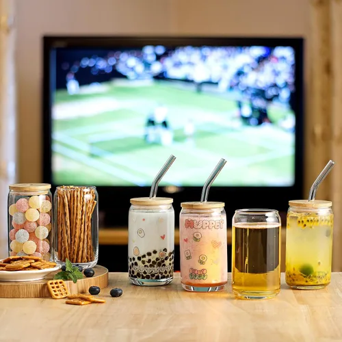Vista 6 de [Juego de 12 piezas] Vasos de vidrio con tapas de bambú y popote de vidrio, vasos para beber en forma de cerveza, vasos de café helado de 16 onzas